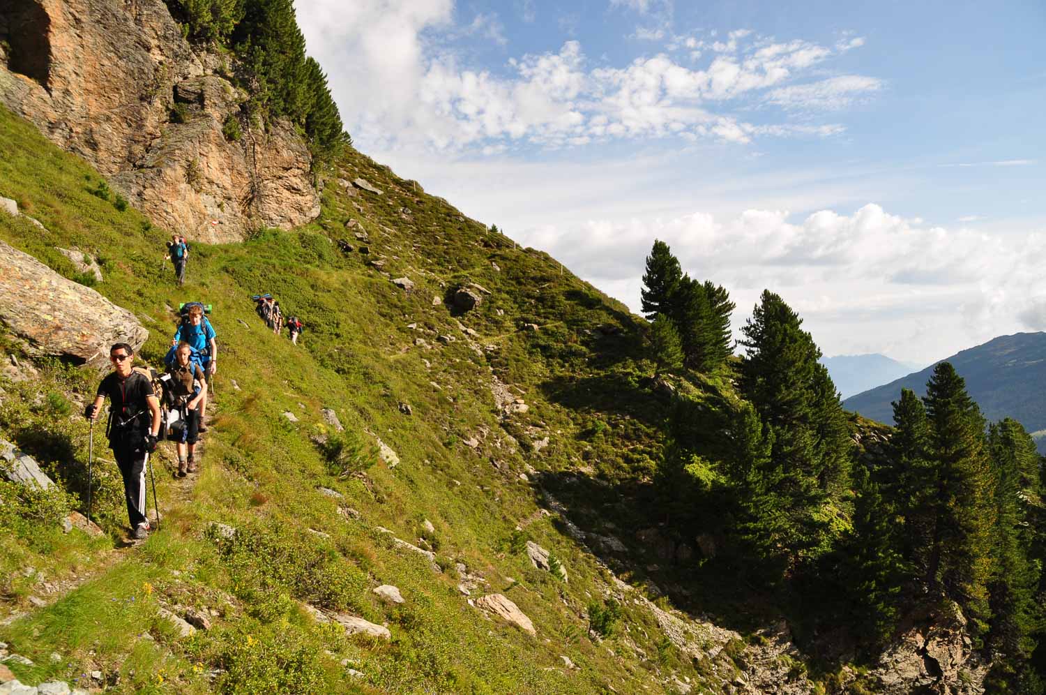 Gefährlich schmaler Weg am Hang - Tag 5