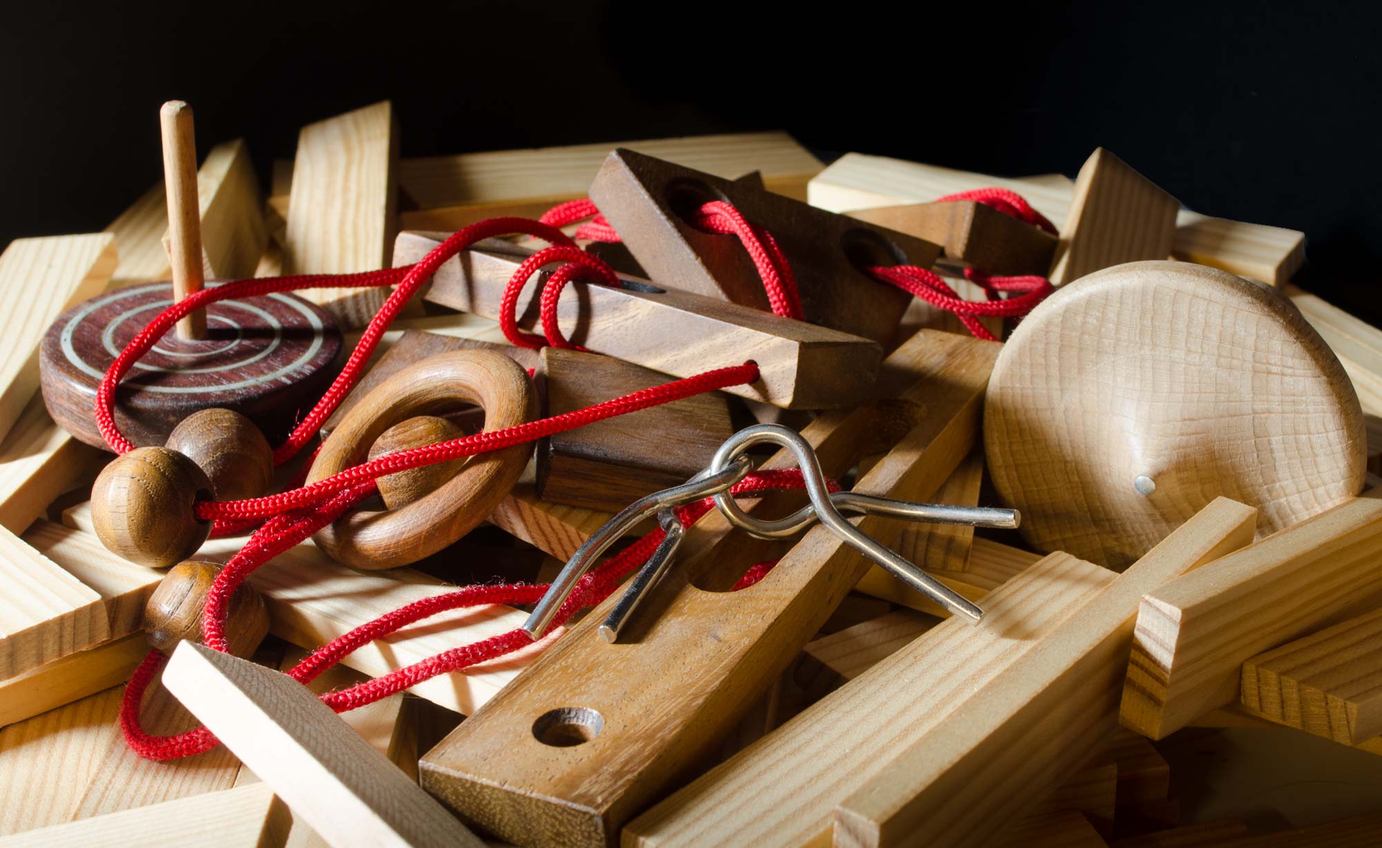 Rätselspielzeug aus Holz